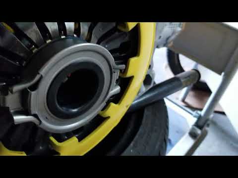 How to remove an ACT pull type throw out bearing