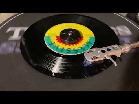 7. Wailing Souls “Feel The Spirit, version”, 45, Side B