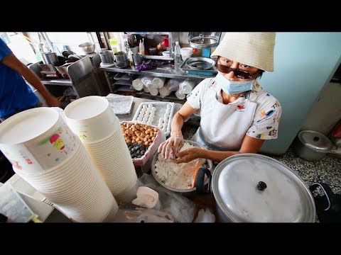 阿兜仔帶你吃台灣小吃--嘉義早餐(有中文字幕) (Taiwanese Breakfast Street Food Tour | EXTREMELY Unusual Almond Egg Tea - STREET FOOD IN TAIWAN)