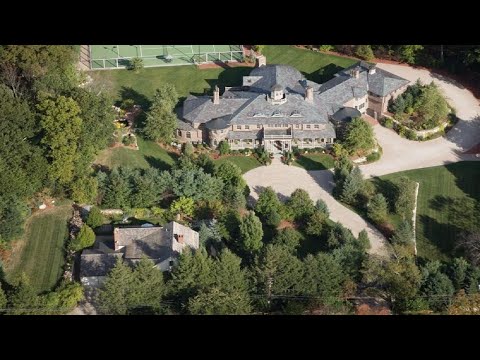 316-320 Wellesley St, Weston, MA Presented by Robb Cohen Team.