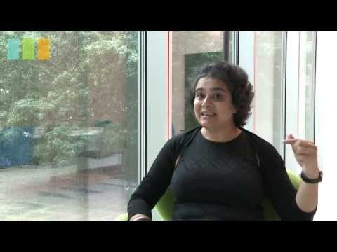 Nivedita Prasad über Rassismus, Selbstverortung und das Buch "Inderkinder"