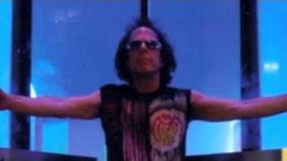 Martin Rev - 7. Salve