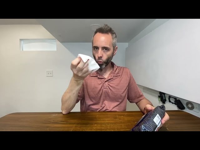 The Best Cleansing Wipes for Men’s Gym Bag - alternate angle