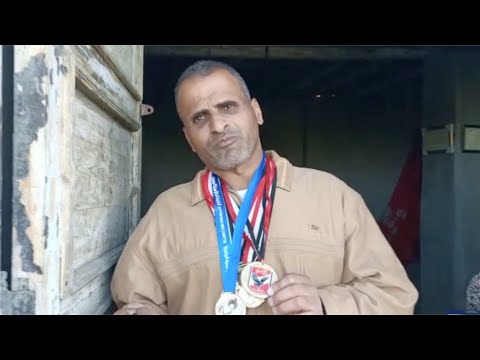 بطل مصر للمعاقين يعرض ميداليته للبيع عايز أأكل عيالي