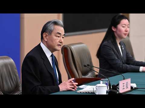 Wang Yi répond à la presse au sujet de la situation en Iran