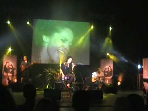 Lucie Bílá - Most přes rozbouřené vody (live)