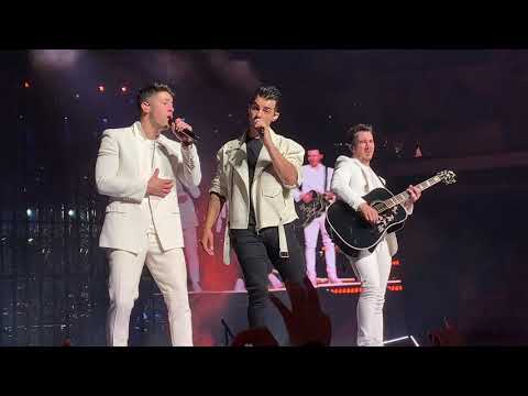 download lagu mp3 mp4 Jonas Brothers Happiness Begins Tour Indianapolis, download lagu Jonas Brothers Happiness Begins Tour Indianapolis gratis, unduh video klip Jonas Brothers Happiness Begins Tour Indianapolis