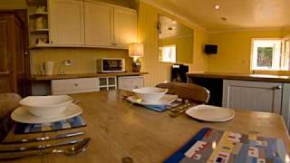 preview picture of video 'Oyster Self Catering Apartment Falmouth Cornwall'