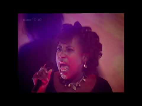 Loveland vs Darlene Lewis - Let the Music Lift you up -  TOTP - 14 04 1994