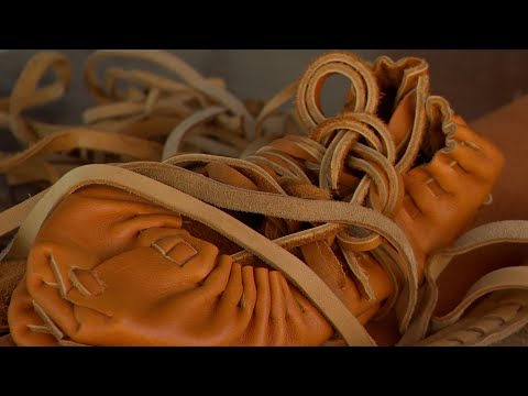 Dziesmu un Deju svētkus gaidot: Ciemos pie pastalu meistara Alberta Brokāna