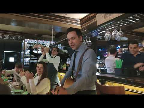 Live show guitar and voice         Bella Ciao