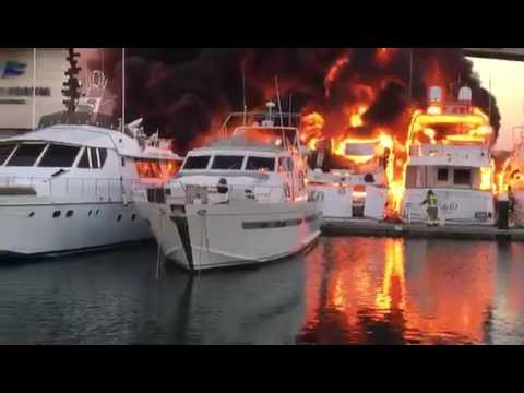 Fire at Port Forum in Barcelona   Four Expensive Yachts Destroyed, Horrible accident