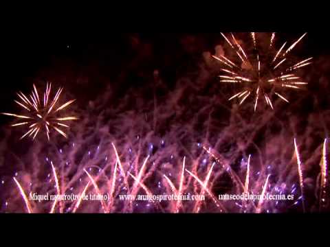 FUEGOS ARTIFICIALES VILLAVICIOSA DE ODON "CASTILLO LA POLVORA" 2015 -GRABACION HD-