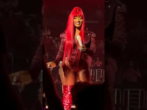 Nicki Minaj Tusa live