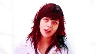 The Coathangers - "Nosebleed Weekend" (Official Music Video)