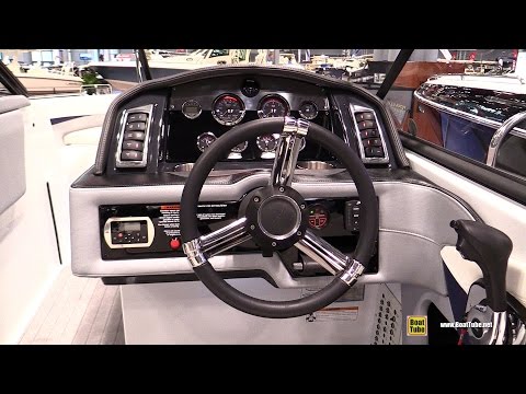 2015 Formula 270 BR Motor Boat - Walkaround - 2015 New York Boat Show