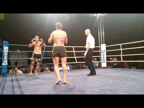 vahid rassoli afghan fighter in östrreich linz 15/11/2014