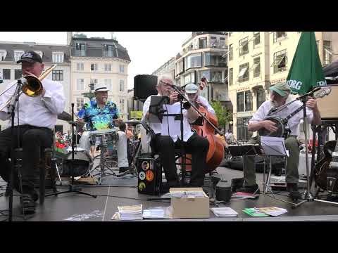 COPENHAGEN JAZZ FESTIVAL 2022: JUST A LITTLE WHILE TO STAY HERE, by Stevedore Stompers 1/- June 2022