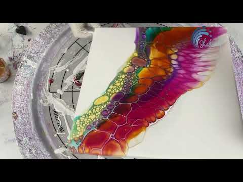 384. Sheleeart Fluid artist - Square Rainbow Swipe