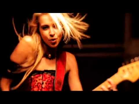 Dania Giò Sortcelière Officiel Music Video