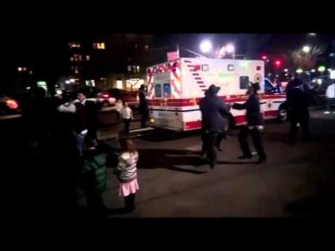 ריקודים אחרי קידוש לבנה י"א אדר א' ב770