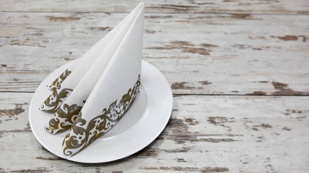 Jak złożyć serwetki na Komunię - Stojący wachlarz.