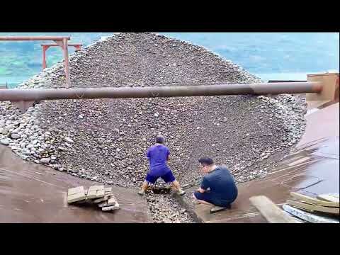 Barge unloading | Satisfying video