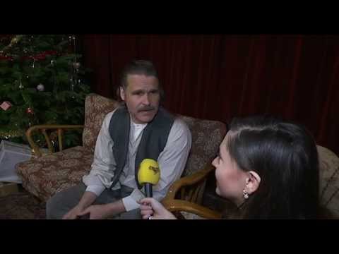 Regissören svarar på kritiken mot sexsnacket i SVT:S julkalender "Tusen år till julafton"