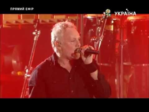 Queen + Adam Lambert - Under Pressure live in Kiev (HD)