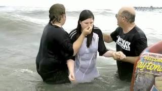 preview picture of video 'Baptisms at Calvary Chapel Flagler Beach.avi'