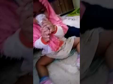 Adeeva makan es cream