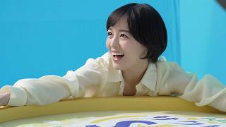 伊原六花、真夏のビーチで告白！？「だーい好き！」　最近“愛しているもの”語るインタビューも　「サクレレモン」新CM＋メーキング