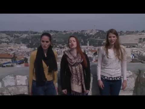 סולניות האופרה-הישראלית בביצוע ל"ירושלים של זהב" על רקע חומות העיר העתיקה