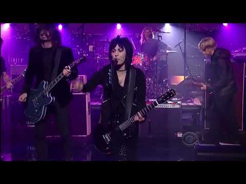 TV Live: Joan Jett with Foo Fighters - "Bad Reputation" (Letterman 2011)