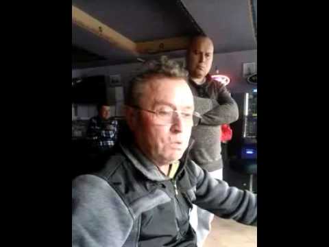 Primarul  '' nija''  nil-a dezbracat gol pe comandantul de politie in public !