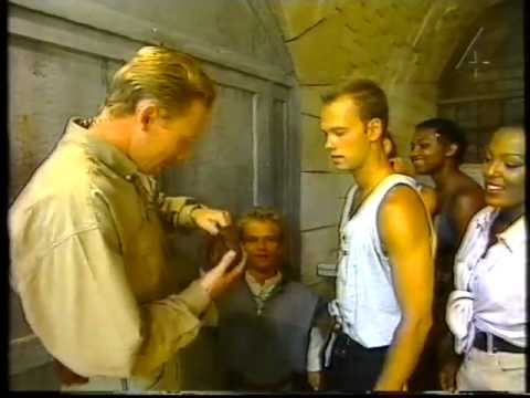 Fångarna på Fortet 1995 - Avsnitt 10 del 4 - Scengångarna