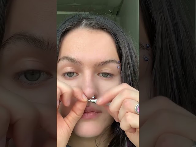 Vídeo relacionado con JeweBella 12 Piezas 16G Piercing Septum Acero Quirúrgico Piercing Nariz Aro para Mujer Niña Anillo Clicker Septum Piercing Pendientes Helix Tragus Daith Piercing Nostril 8/10MM