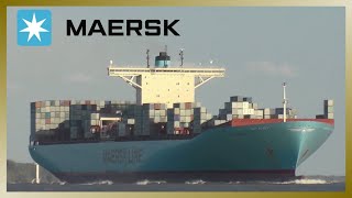 preview picture of video 'EMMA MAERSK cruising down river Elbe'