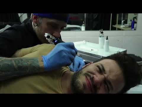 TATTOO NO PESCOÇO DÓI?