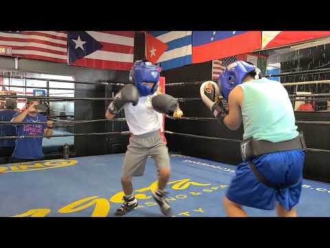 Sebastian sparring at Valverde gym. Future Champs, Boxeo Mexicano, Clemente Medina, amateur boxing.