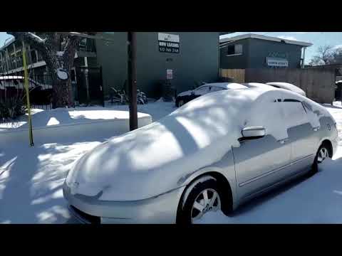 致命的寒冷導致德克薩斯州數百萬人停電 (Deadly cold leaves millions without power in Texas)