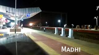 preview picture of video 'Madhi railway station'