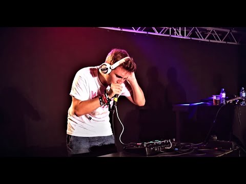 ALEXINHO vs DR.NAPE 1 Round WBC Loopstation Battle