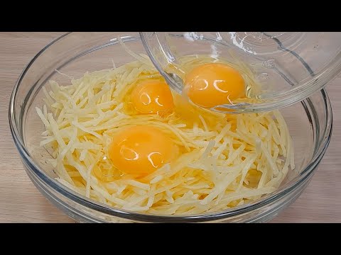 Simply pour the eggs over the potatoes‼ the result is incredibly delicious!