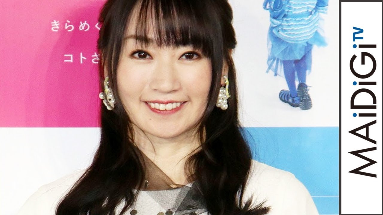 動画 水樹奈々 純白ミニワンピースに真珠イメージのアクセサリーで地元の えひめさんさん物語 イベントアピール Maidigitv マイデジｔｖ