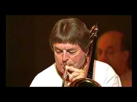 MANHATTAN JAZZ ORCHESTRA 「It Don't Mean A Thing (If It Ain't Got That Swing)」