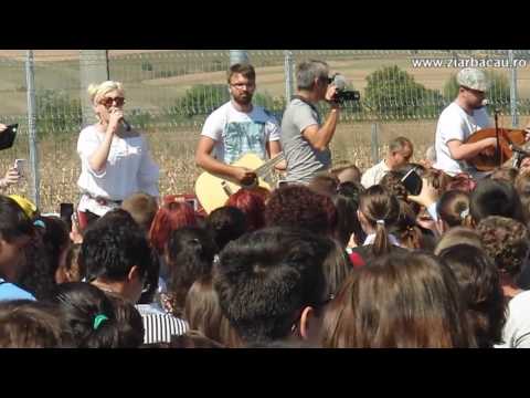 LOREDANA GROZA a deschis noul an şcolar la Podu Turcului