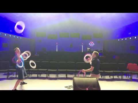 Juggling: 12 Ring Passing