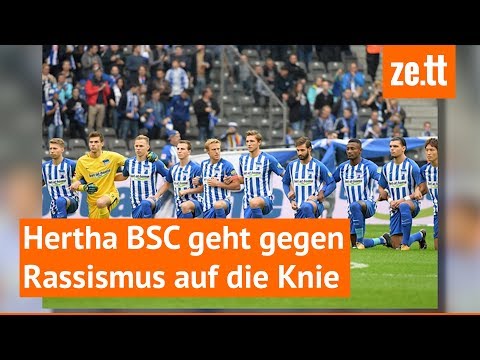 Hertha BSC geht gegen Rassismus auf die Knie