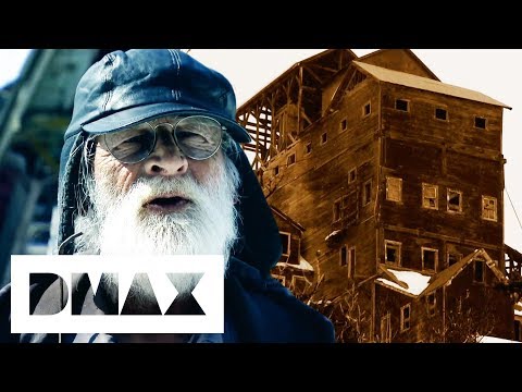 Outsider Murders 6 Innocent People in Alaskan Town | Edge of Alaska